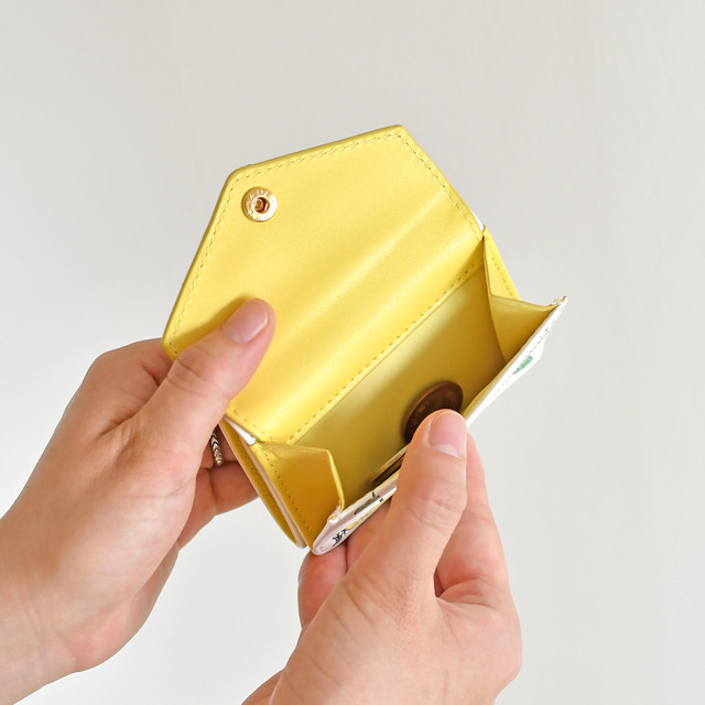 「ミニウォレット」3,500円（税抜）（C）2015-2020 DMM GAMES/Nitroplus