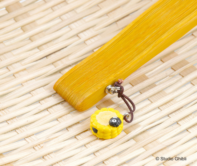 「となりのトトロ 扇子 山葵」2,980円(税別）（C）Studio Ghibli