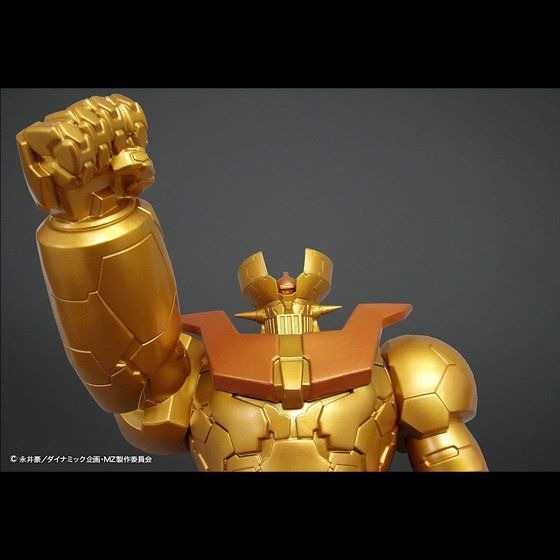 「ジャンボソフビフィギュア　マジンガーZ（INFINITY）ゴールド・バージョン」41,800円（税込）（C）永井豪／ダイナミック企画・MZ製作委員会