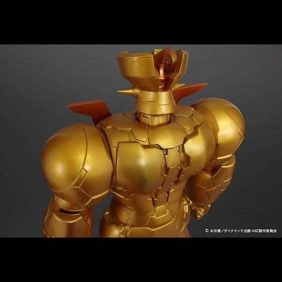 「ジャンボソフビフィギュア　マジンガーZ（INFINITY）ゴールド・バージョン」41,800円（税込）（C）永井豪／ダイナミック企画・MZ製作委員会