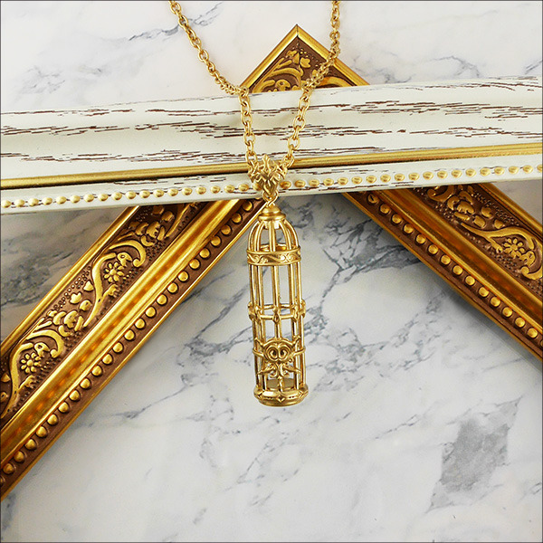 『FGOバビロニア』コラボシルバーアクセサリーキャラクターモチーフペンダント＜イシュタル＞15,000円（税抜き）（C）TYPE-MOON / FGO7 ANIME PROJECT