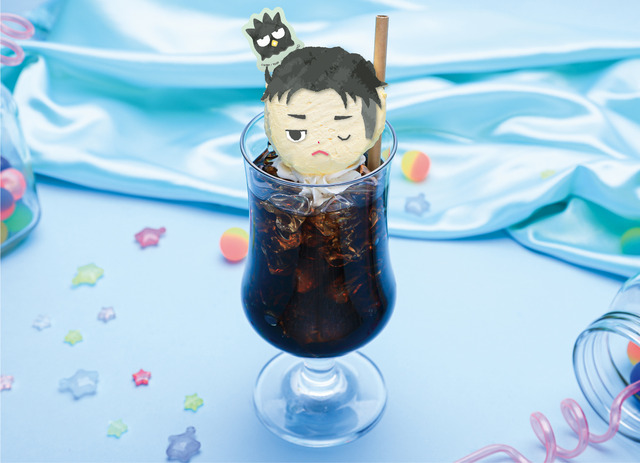 コーヒーフロート 989円（税抜）（C）はせつ町民会／ユーリ!!! on ICE 製作委員会（C）1976,1989,1992,1993,1996,1998,2020 SANRIO CO.,LTD. APPROVAL NO.610406