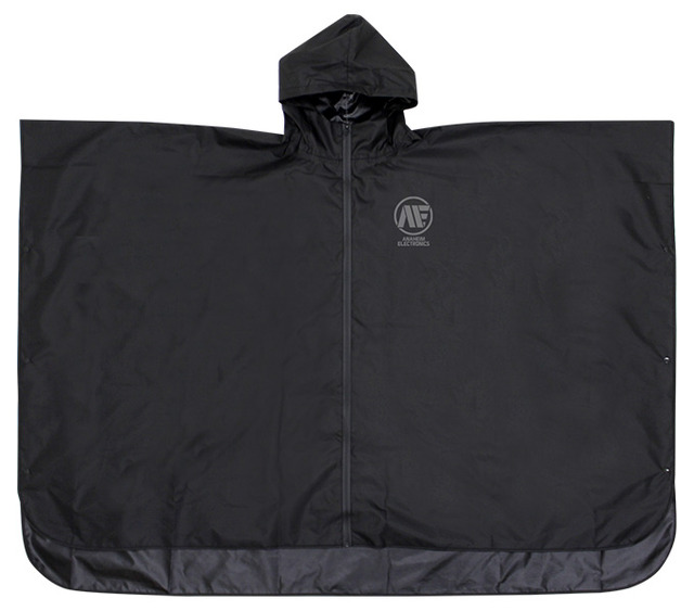 「アナハイム・エレクトロニクス レインポンチョ」5,000円（税別）（C）創通・サンライズ