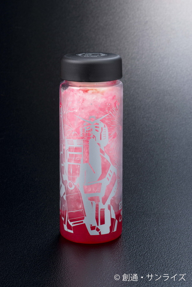 「クリアボトル付きドリンク　RX-78-2　HANABIデザイン」1,320円（税10％込）（C）創通・サンライズ