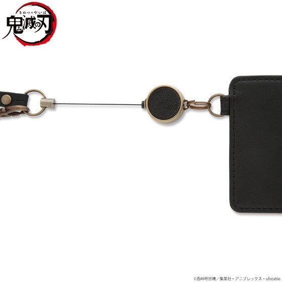 「鬼滅の刃 レザーリール付きパスケース / 炭治郎」11,000円（税込）（C）吾峠呼世晴／集英社・アニプレックス・ufotable