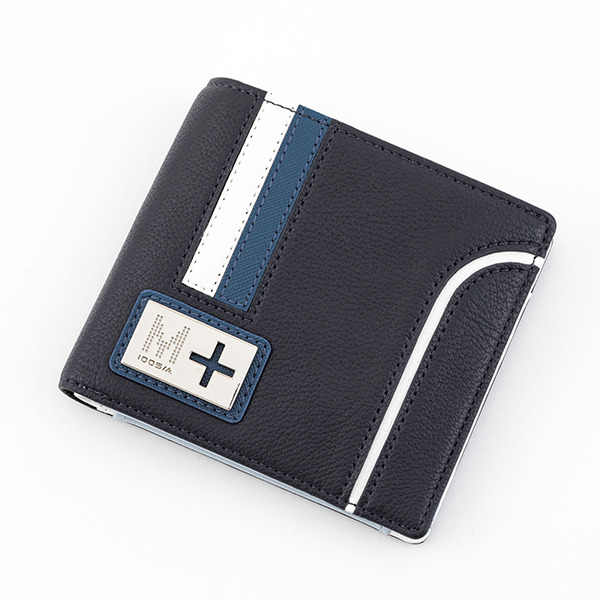 高嶺愛花モデル 財布／10,800円（税抜）（C）Konami Digital Entertainment