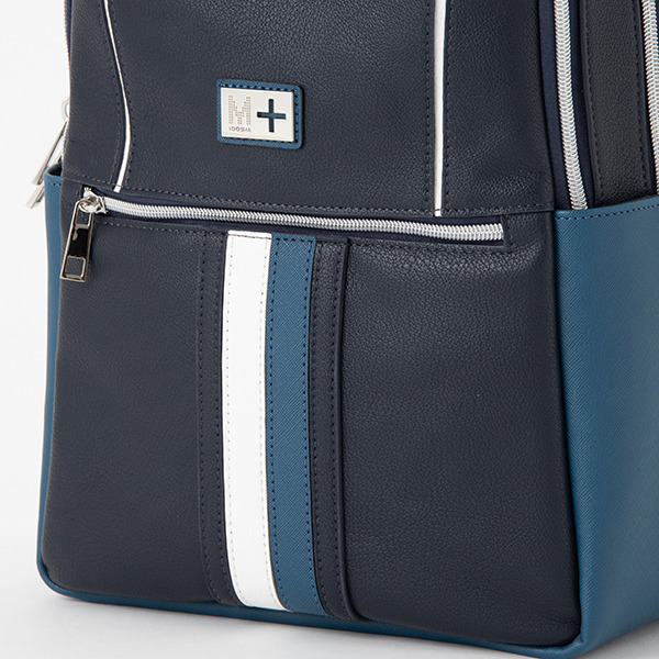 高嶺愛花モデル デイバッグ／14,800円（税抜）（C）Konami Digital Entertainment