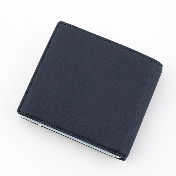 小早川凛子モデル 財布／10,800円（税抜）（C）Konami Digital Entertainment