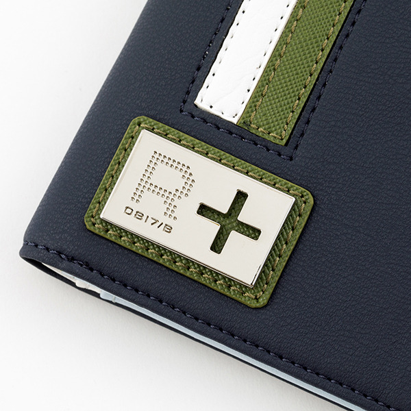 小早川凛子モデル 財布／10,800円（税抜）（C）Konami Digital Entertainment