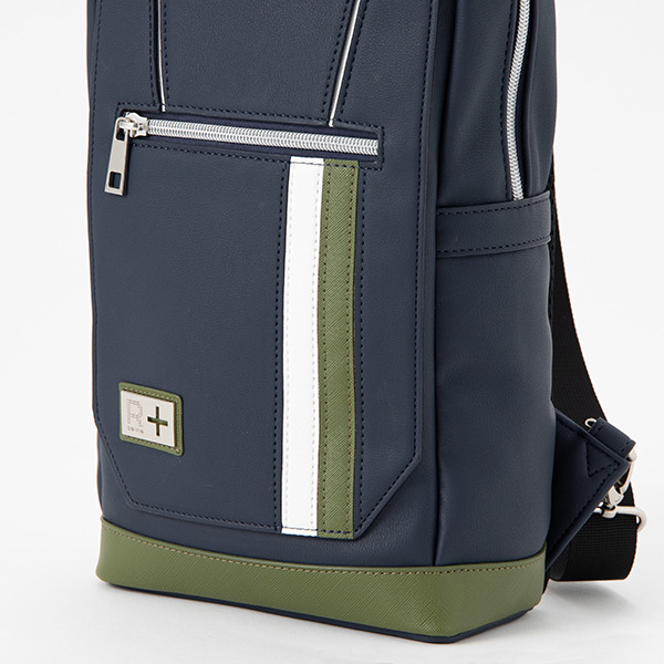 小早川凛子モデル ボディバッグ／12,800円（税抜）（C）Konami Digital Entertainment