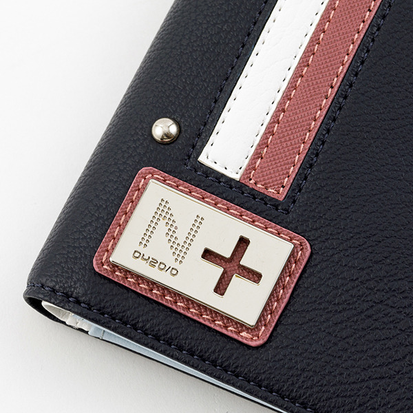 姉ヶ崎寧々モデル 財布／10,800円（税抜）（C）Konami Digital Entertainment