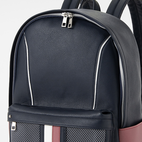 姉ヶ崎寧々モデル デイバッグ／14,800円（税抜）（C）Konami Digital Entertainment