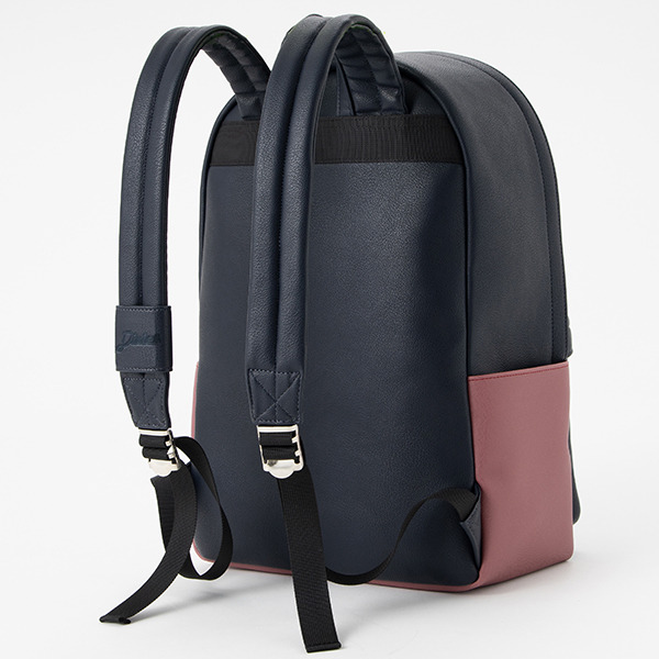 姉ヶ崎寧々モデル デイバッグ／14,800円（税抜）（C）Konami Digital Entertainment