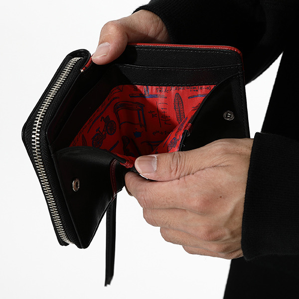 阿良々木暦モデル財布／10,800円(税別)（C）西尾維新／講談社・アニプレックス・シャフト