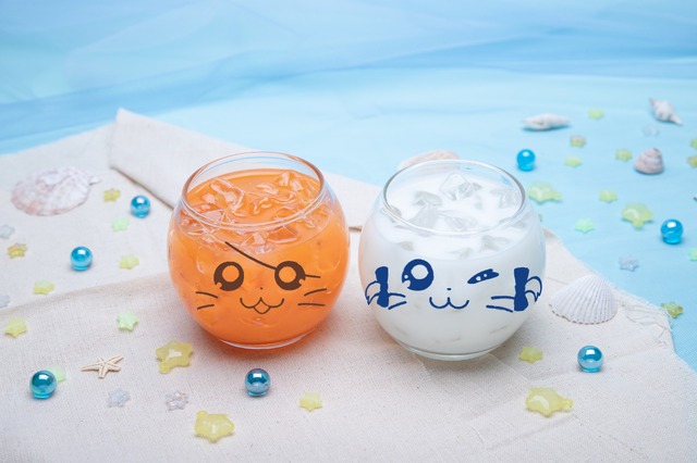 ハムハムグラスドリンク　ドリンクのみ：各 789 円　グラス付き：各 1,789 円（C）河井リツ子／小学館