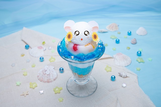 リボンちゃんのうきうきフルーツパフェ　1,399 円（C）河井リツ子／小学館