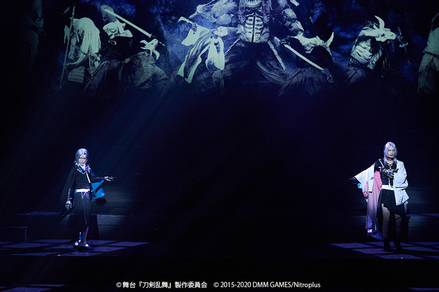 「科白劇 舞台『刀剣乱舞/ 灯』改変 いくさ世の徒花の記憶」公演写真（C）舞台『刀剣乱舞』製作委員会 （C） 2015-2020 DMM GAMES/Nitroplus