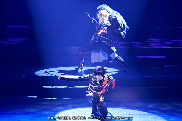 「科白劇 舞台『刀剣乱舞/ 灯』改変 いくさ世の徒花の記憶」公演写真（C）舞台『刀剣乱舞』製作委員会 （C） 2015-2020 DMM GAMES/Nitroplus