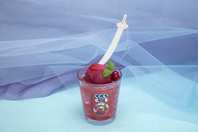 犬夜叉のクランベリー　ソーダフロート 890円（C）高橋留美子／小学館・読売テレビ・サンライズ2009