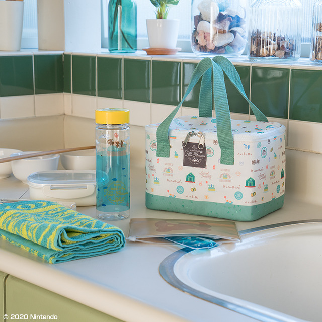 C賞：すこしおおきな保冷バッグ／D賞：レジャー気分なクリアボトル(C) 2020 Nintendo