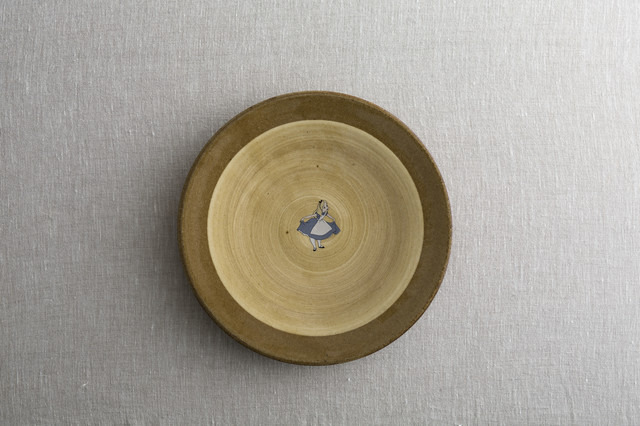 中皿/ アリス　(c)DISNEY