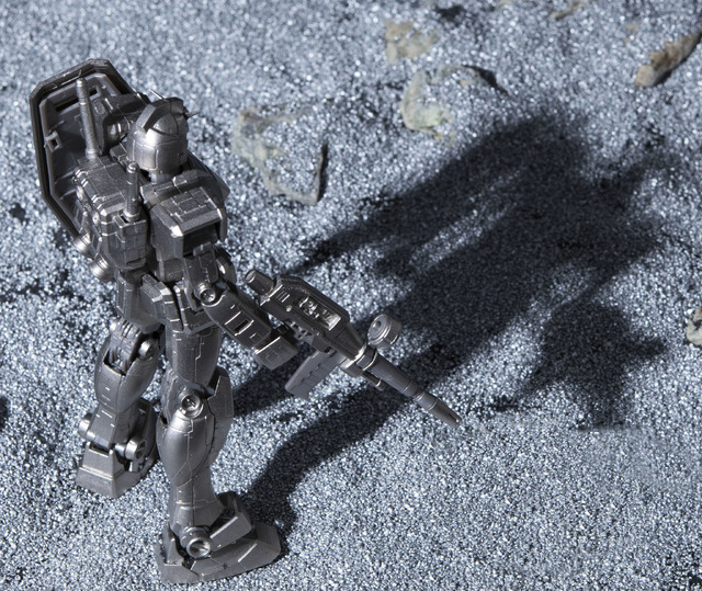 「ガンダリウム合金モデル 1/144 RX-78-2ガンダム」220,000円（税込）※送料・手数料別（Ｃ）創通・サンライズ