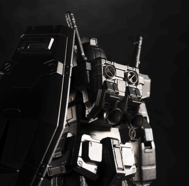 「ガンダリウム合金モデル 1/144 RX-78-2ガンダム」220,000円（税込）※送料・手数料別（Ｃ）創通・サンライズ