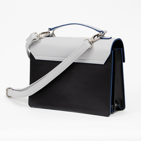 山姥切長義モデル バッグ／12,800円（税別）（C）2015-2020 DMM GAMES/Nitroplus