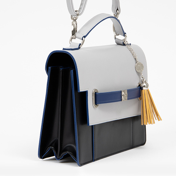 山姥切長義モデル バッグ／12,800円（税別）（C）2015-2020 DMM GAMES/Nitroplus