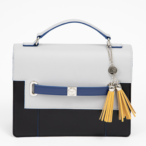 山姥切長義モデル バッグ／12,800円（税別）（C）2015-2020 DMM GAMES/Nitroplus