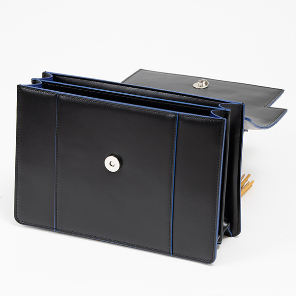 山姥切長義モデル バッグ／12,800円（税別）（C）2015-2020 DMM GAMES/Nitroplus