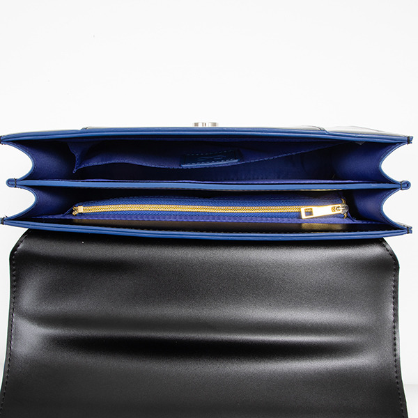 山姥切長義モデル バッグ／12,800円（税別）（C）2015-2020 DMM GAMES/Nitroplus