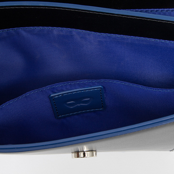 山姥切長義モデル バッグ／12,800円（税別）（C）2015-2020 DMM GAMES/Nitroplus