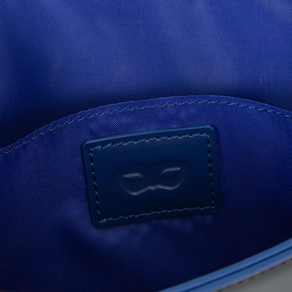 山姥切長義モデル バッグ／12,800円（税別）（C）2015-2020 DMM GAMES/Nitroplus