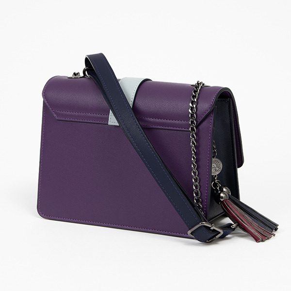 鯰尾藤四郎モデル バッグ／各11,800円（税別）（C）2015-2020 DMM GAMES/Nitroplus