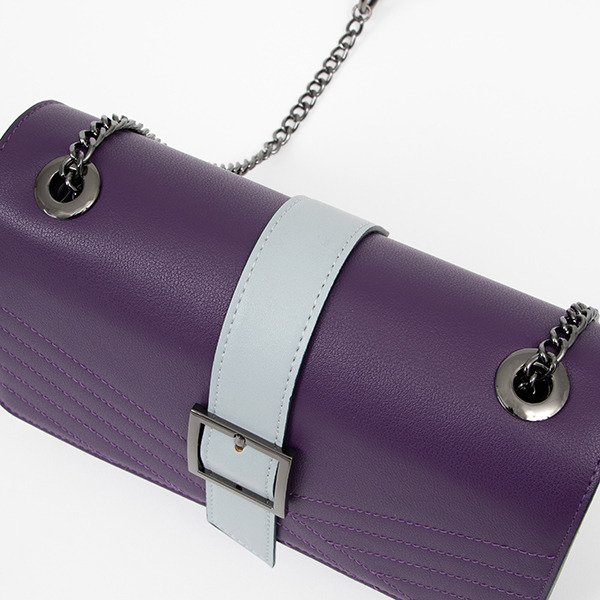 鯰尾藤四郎モデル バッグ／各11,800円（税別）（C）2015-2020 DMM GAMES/Nitroplus