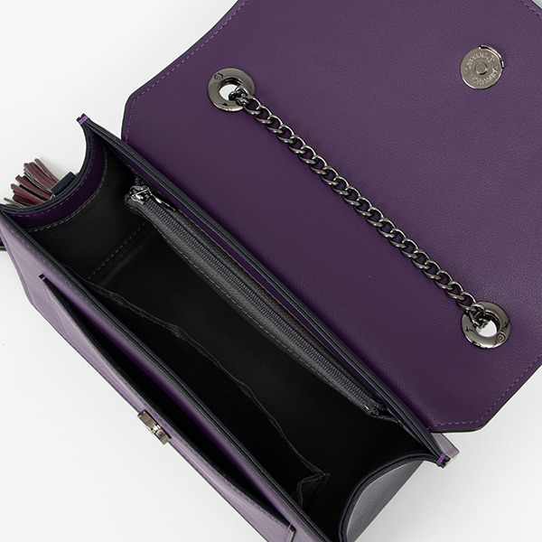 鯰尾藤四郎モデル バッグ／各11,800円（税別）（C）2015-2020 DMM GAMES/Nitroplus