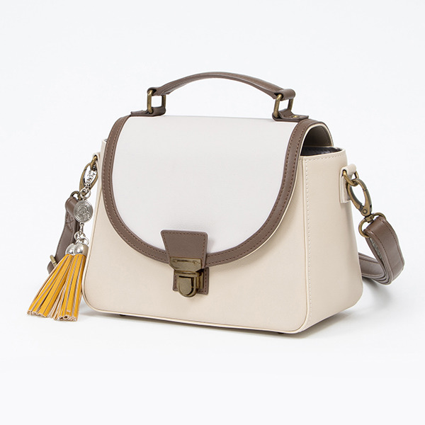 前田藤四郎モデル バッグ／各11,800円（税別）（税別）（C）2015-2020 DMM GAMES/Nitroplus