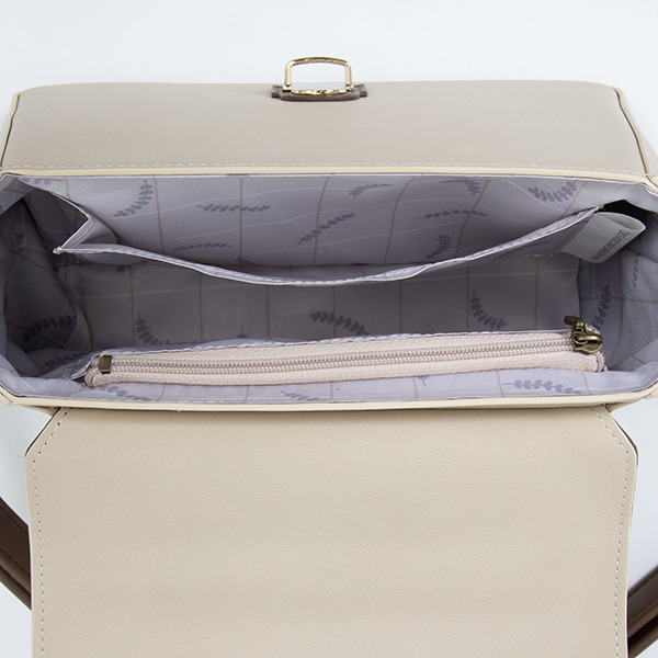 前田藤四郎モデル バッグ／各11,800円（税別）（税別）（C）2015-2020 DMM GAMES/Nitroplus