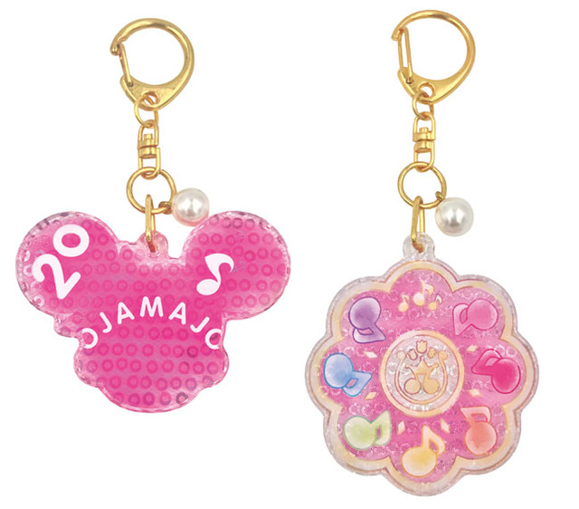 「おジャ魔女どれみ アクリルスパンコールチャーム2種」各850円（税抜）（C）東映アニメーション