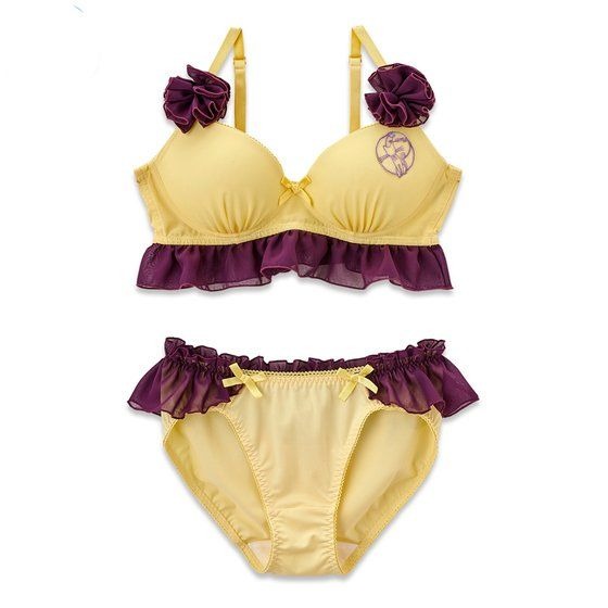 「美少女戦士セーラームーン　おやすみ用ブラ＆ショーツセット　ルナ（かぐや姫の恋人Ver.)モデル」5,940円（税込）(C)Naoko Takeuchi (C)武内直子・PNP・東映アニメーション