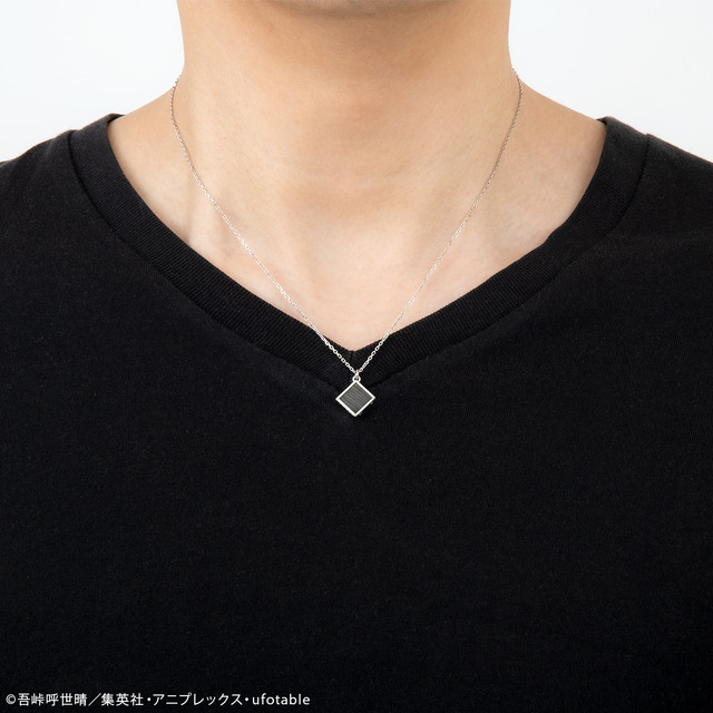 「【鬼滅の刃】日輪刀ネックレス」着用イメージ 18,700円（税別）（C）吾峠呼世晴／集英社・アニプレックス・ufotable