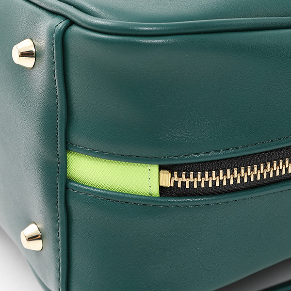 『劇場版うたの☆プリンスさまっ♪ マジLOVEキングダム』コラボレーションリュック・財布・ポーチ（全54種）リュック／各13,800円(税別) 財布／各10,800円(税別)ポーチ／各6,000円(税別)（C）UTA☆PRI-MOVIE PROJECT