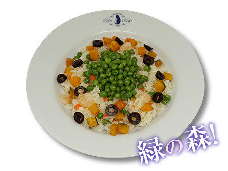 「『Re:ゼロから始める異世界生活 2nd season』カフェ」菜月家のグリンピースピラフ（C）長月達平・株式会社KADOKAWA刊／Re:ゼロから始める異世界生活2製作委員会