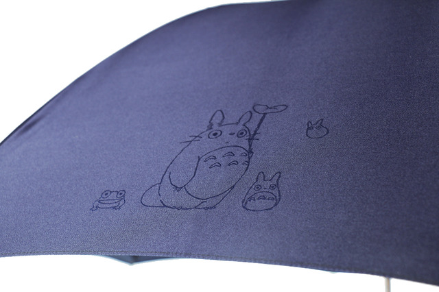「トトロの雨傘」29,700円（税込）（C）Studio Ghibli