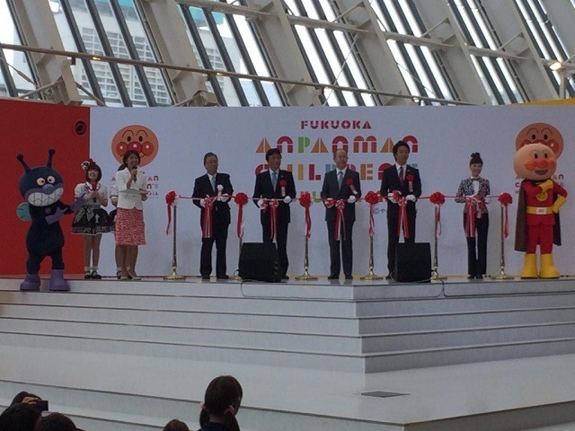 （c）やなせたかし/フレーベル館・TMS・NTV （c）やなせたかし/アンパンマン製作委員会2013