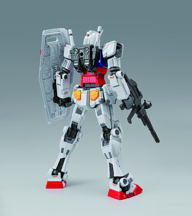 「1/100 RX-78F00 ガンダム」3,960円（税込／送料・手数料別）（C）創通・サンライズ