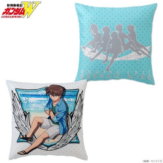 「新機動戦記ガンダムW サマーファッションイラストアイテム クッションカバー」3,850円（税込）（C）創通・サンライズ