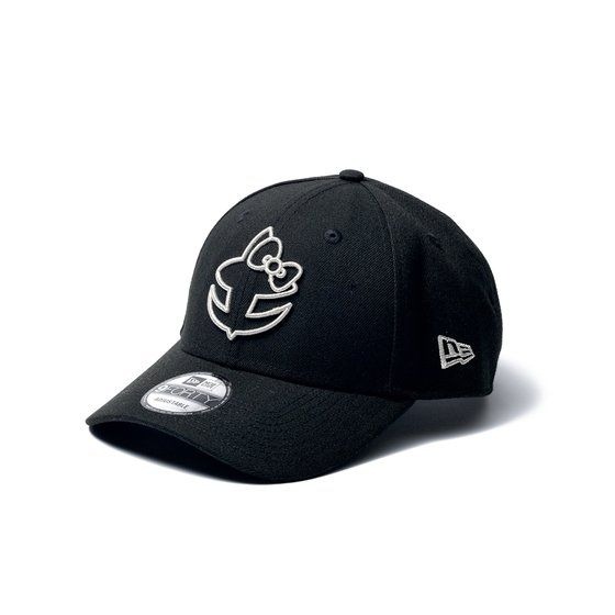 「STRICT-G NEW ERA 『ガンダム★ハローキティ』9FORTY Cap 地球連邦軍」6,050円（税込）（C）創通・サンライズ