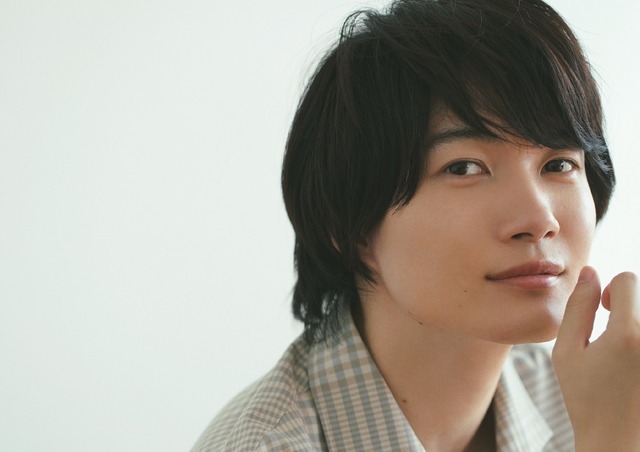 撮りおろし　神木隆之介25周年アニバーサリーブック「おもて神木／うら神木」